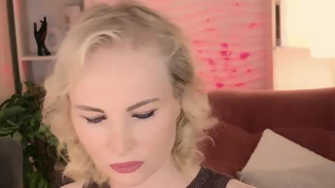 Sandra online show from June 6, 2026, 5:34 am