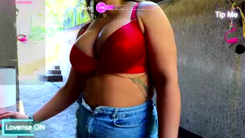 Snapshot of sandra_milano chatting on July 14, 2026, 8:08 am Sandra Milano online show from July 14, 2026, 8:08 am