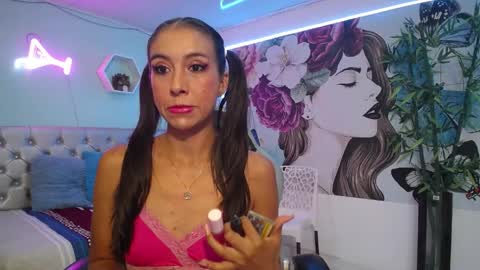 sandra  online show from April 26, 2026, 10:40 pm