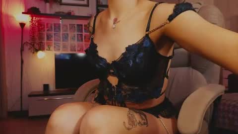 Sandy  online show from August 3, 2026, 1:16 pm