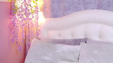 Sandra online show from May 2, 2026, 9:58 am