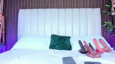 Sandra online show from October 1, 2025, 4:18 am