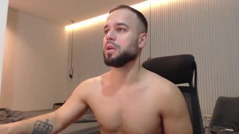 DeAlex online show from November 18, 2025, 10:09 am