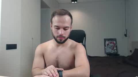Snapshot of sandro_best chatting on May 9, 2026, 8:52 am DeAlex online show from May 9, 2026, 8:52 am