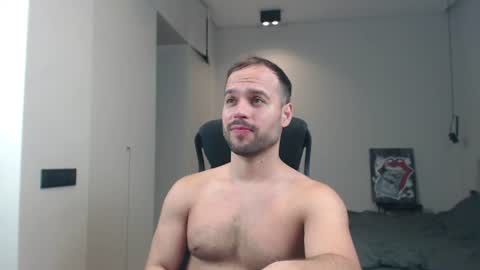 Snapshot of sandro_best chatting on June 13, 2026, 11:41 am DeAlex online show from June 13, 2026, 11:41 am