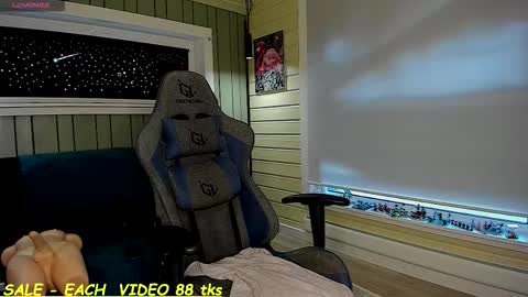 Snapshot of sandy_chris chatting on December 14, 2025, 9:14 am Sandy and Chris online show from December 14, 2025, 9:14 am