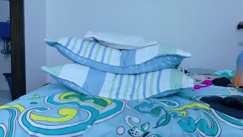 sandy online show from December 15, 2025, 9:30 pm