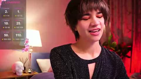 Snapshot of sandzu_ chatting on November 7, 2025, 9:15 pm Viola online show from November 7, 2025, 9:15 pm