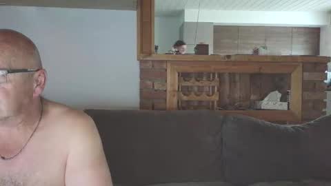 Snapshot of sanroom chatting on October 10, 2025, 3:11 pm sanroom online show from October 10, 2025, 3:11 pm