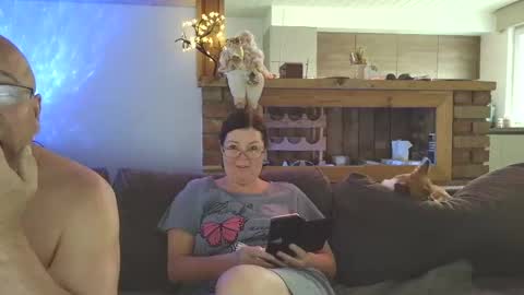 Snapshot of sanroom chatting on November 30, 2025, 9:46 am sanroom online show from November 30, 2025, 9:46 am