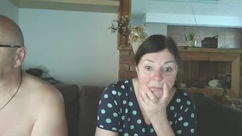 Snapshot of sanroom chatting on December 15, 2025, 2:10 pm sanroom online show from December 15, 2025, 2:10 pm