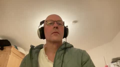 santaclausonice online show from October 25, 2025, 5:37 am