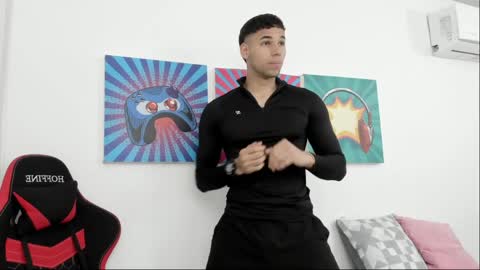 Snapshot of santana_maximo chatting on May 19, 2026, 12:22 pm Maximo Santana online show from May 19, 2026, 12:22 pm