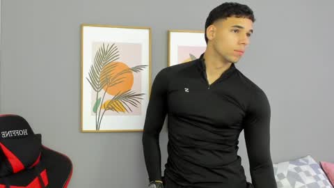 Snapshot of santana_maximo chatting on May 25, 2026, 12:44 pm Maximo Santana online show from May 25, 2026, 12:44 pm