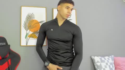 Snapshot of santana_maximo chatting on May 27, 2026, 5:10 pm Maximo Santana online show from May 27, 2026, 5:10 pm