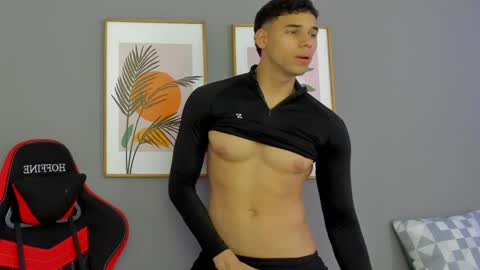 Snapshot of santana_maximo chatting on June 4, 2026, 2:01 pm Maximo Santana online show from June 4, 2026, 2:01 pm
