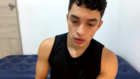 Snapshot of santi36rt chatting on May 18, 2026, 12:40 am santi36rt online show from May 18, 2026, 12:40 am