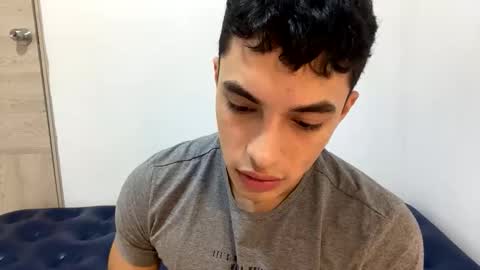 Snapshot of santi36rt chatting on May 18, 2026, 11:21 pm santi36rt online show from May 18, 2026, 11:21 pm
