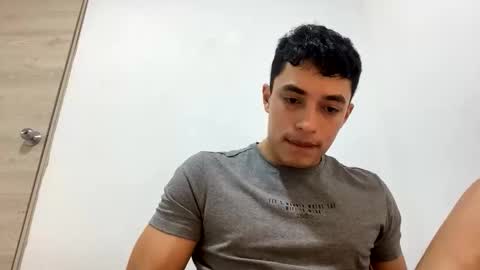Snapshot of santi36rt chatting on May 19, 2026, 1:56 am santi36rt online show from May 19, 2026, 1:56 am
