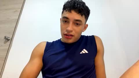 Snapshot of santi36rt chatting on May 27, 2026, 11:46 pm santi36rt online show from May 27, 2026, 11:46 pm