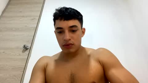 Snapshot of santi36rt chatting on June 1, 2026, 12:56 am santi36rt online show from June 1, 2026, 12:56 am