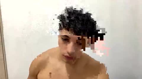 Snapshot of santi36rt chatting on June 3, 2026, 2:25 am santi36rt online show from June 3, 2026, 2:25 am