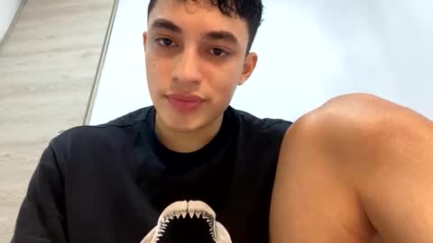 Snapshot of santi36rt chatting on June 5, 2026, 12:06 am santi36rt online show from June 5, 2026, 12:06 am