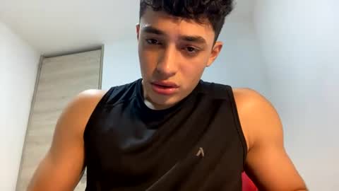 Snapshot of santi36rt chatting on July 7, 2026, 12:02 am santi36rt online show from July 7, 2026, 12:02 am