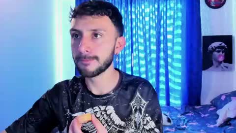 Santi online show from June 11, 2026, 7:23 pm
