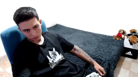 Snapshot of santi_ss chatting on October 21, 2025, 12:55 am santi_ss online show from October 21, 2025, 12:55 am