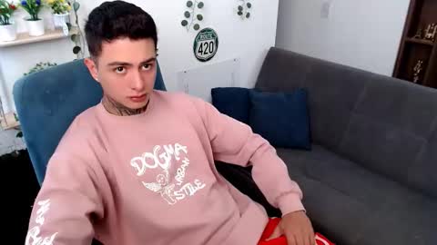 santi_ss online show from March 11, 2026, 3:18 pm