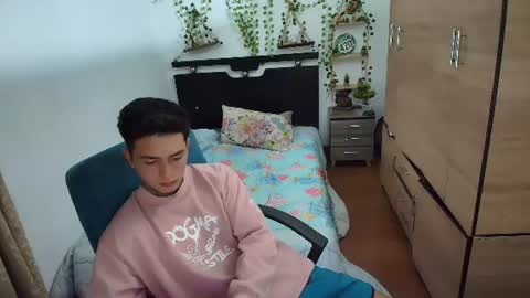 santi_ss online show from June 30, 2026, 1:28 am