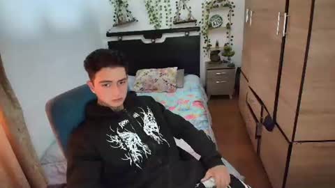 santi_ss online show from July 2, 2026, 4:13 pm