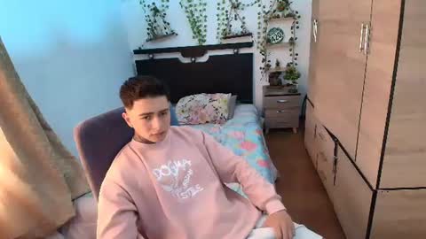 santi_ss online show from July 8, 2026, 2:21 pm