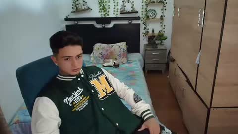 santi_ss online show from July 14, 2026, 2:05 am