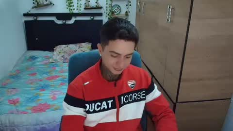 santi_ss online show from July 23, 2026, 1:52 am