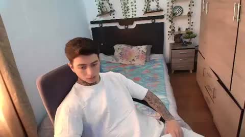 santi_ss online show from August 3, 2026, 1:16 pm