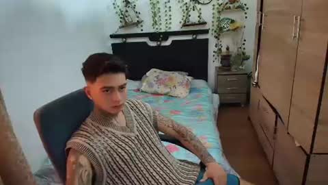 santi_ss online show from August 5, 2026, 12:52 pm