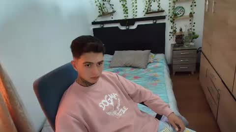 santi_ss online show from August 9, 2026, 2:22 pm