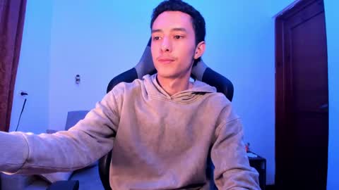 Snapshot of santi_twink19 chatting on December 11, 2024, 4:28 am santi_twink19 online show from December 11, 2024, 4:28 am