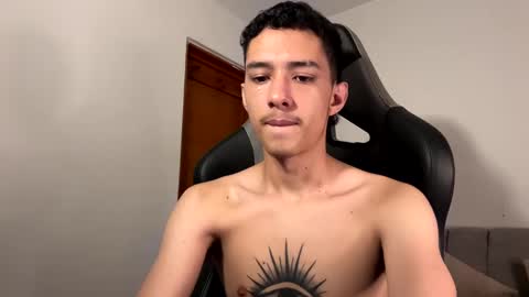 Snapshot of santi_twink19 chatting on January 8, 2025, 4:11 pm santi_twink19 online show from January 8, 2025, 4:11 pm