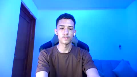 Snapshot of santi_twink19 chatting on February 1, 2025, 12:07 am santi_twink19 online show from February 1, 2025, 12:07 am