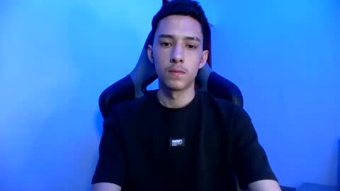 Snapshot of santi_twink19 chatting on February 12, 2025, 9:43 pm santi_twink19 online show from February 12, 2025, 9:43 pm