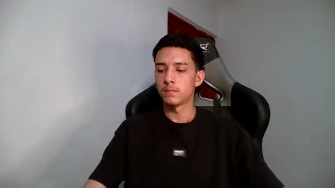 Snapshot of santi_twink19 chatting on February 13, 2025, 12:46 am santi_twink19 online show from February 13, 2025, 12:46 am