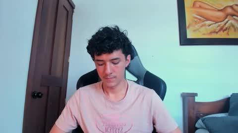 Snapshot of santi_twink19 chatting on October 23, 2025, 6:17 pm santi_twink19 online show from October 23, 2025, 6:17 pm