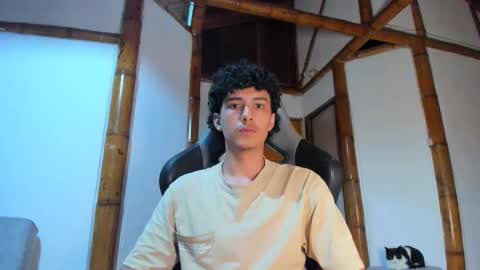 Snapshot of santi_twink19 chatting on February 7, 2026, 4:27 am santi_twink19 online show from February 7, 2026, 4:27 am