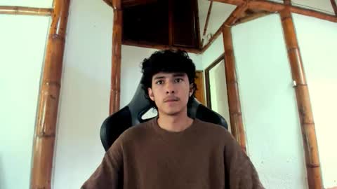 Snapshot of santi_twink19 chatting on April 17, 2026, 7:28 pm santi_twink19 online show from April 17, 2026, 7:28 pm