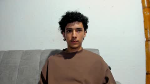 Snapshot of santi_twink19 chatting on June 16, 2026, 1:08 am santi_twink19 online show from June 16, 2026, 1:08 am