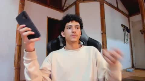 Snapshot of santi_twink19 chatting on June 18, 2026, 1:28 am santi_twink19 online show from June 18, 2026, 1:28 am