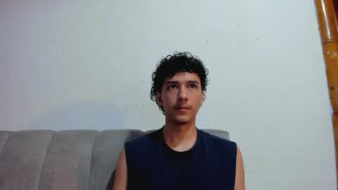 Snapshot of santi_twink19 chatting on June 18, 2026, 10:52 am santi_twink19 online show from June 18, 2026, 10:52 am